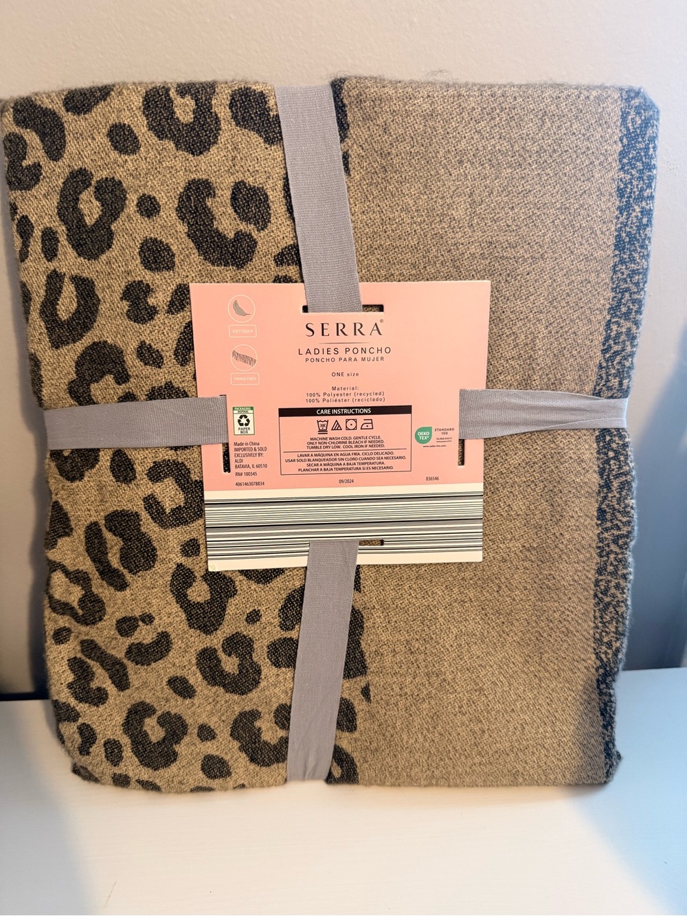 NWT Serra Leopard Print Colorblock Knit Poncho- One Size - Picture 3 of 3